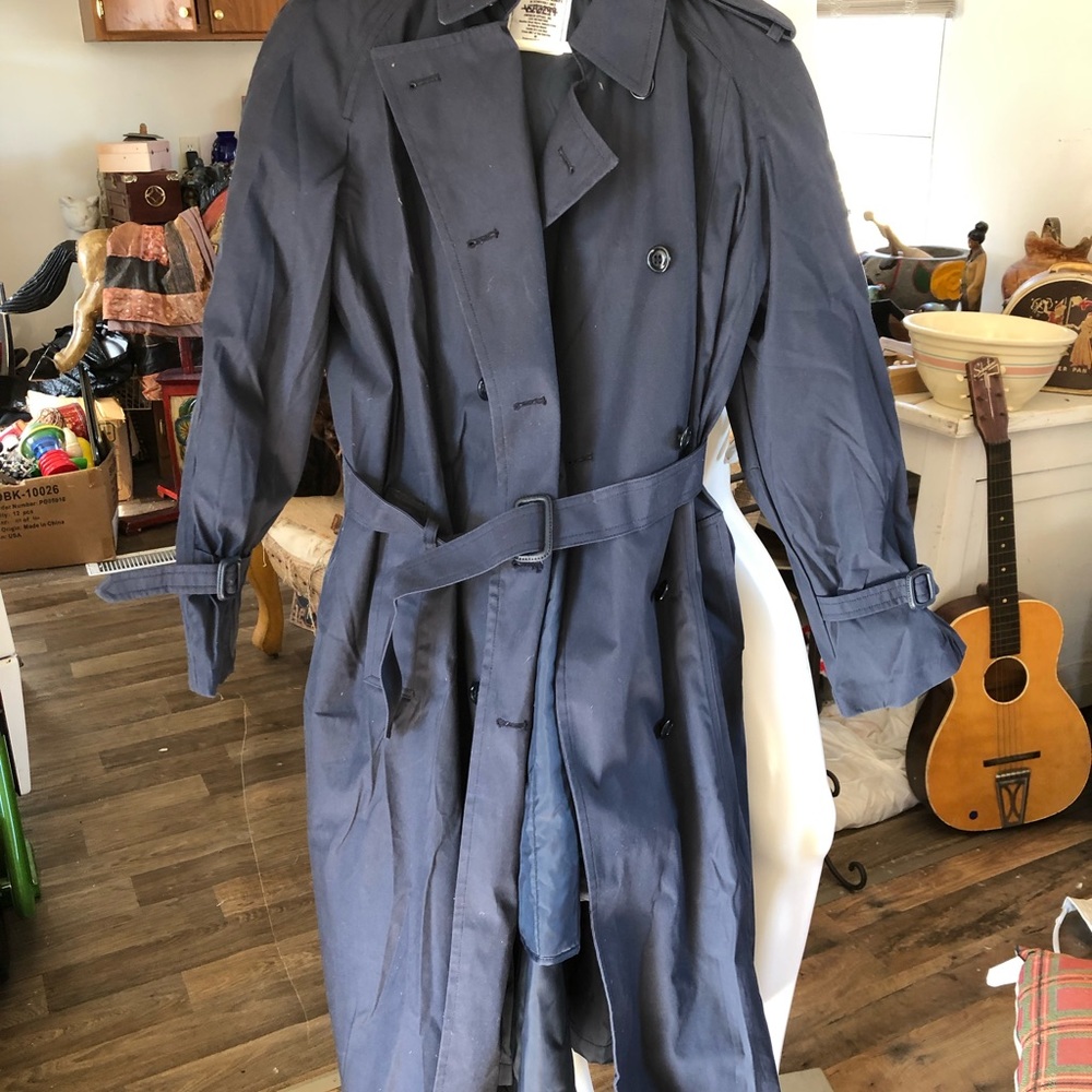 Raincoat vintage with lining.